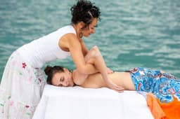 Lomi Lomi massage
