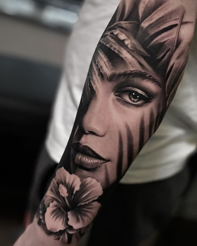 Realism tattoos with photo-realistic designs