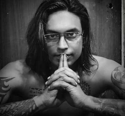 Ravan Ron Tattoo parlour